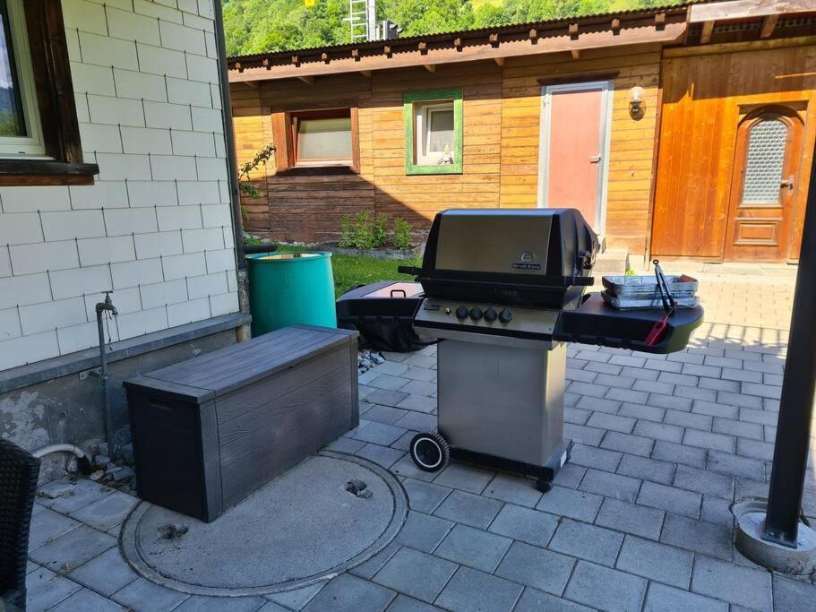 Schones Kleines Studio Mit Sitzplatz, Mitten Im Prattigau Jenaz Bagian luar foto